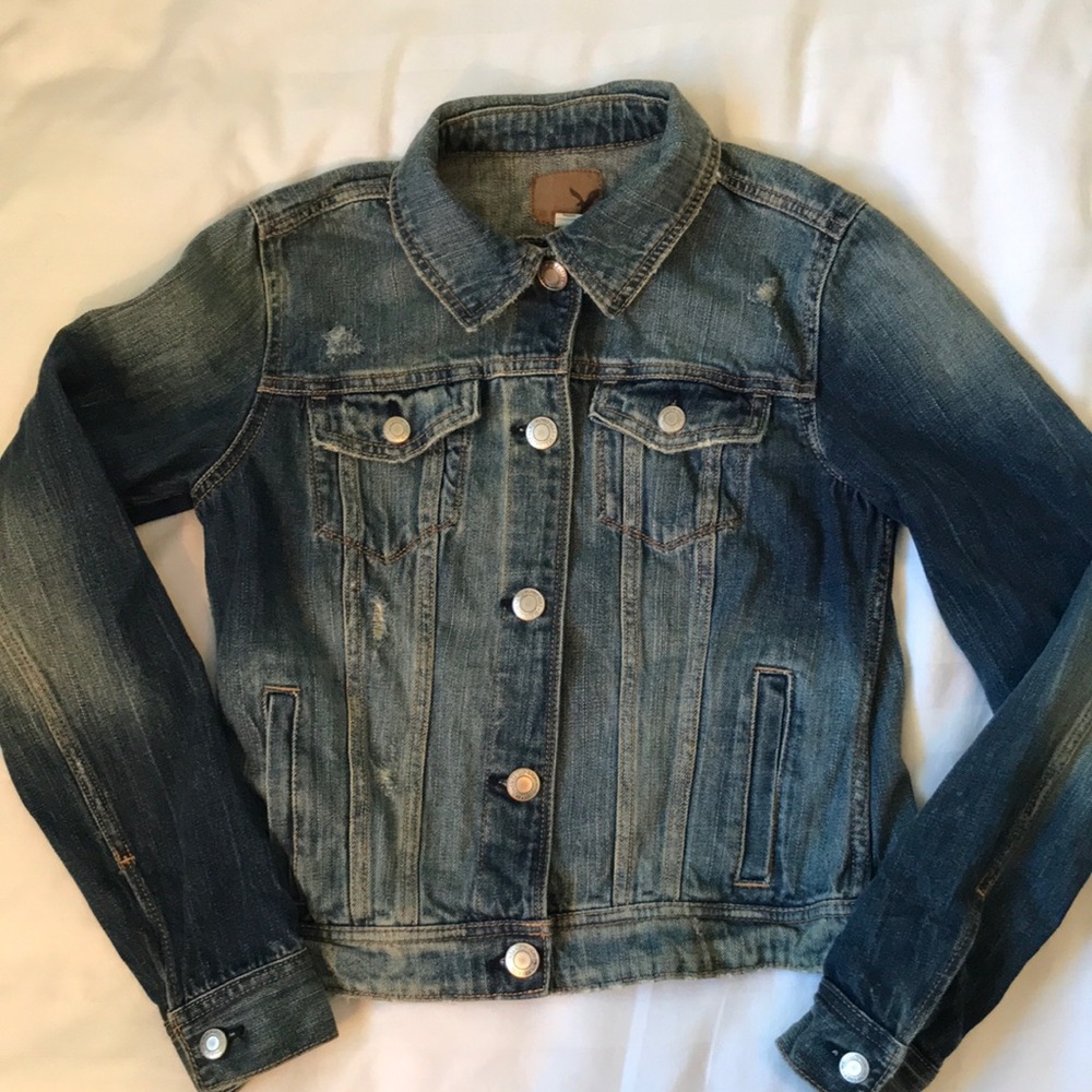 American eagle distressed jean jacket